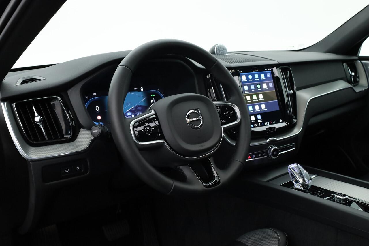 Volvo XC60 T8 Recharge Plus Black Edition | Luchtvering | Bowers & Wilkins | Pano | Memory | 360cam | Trekhaak