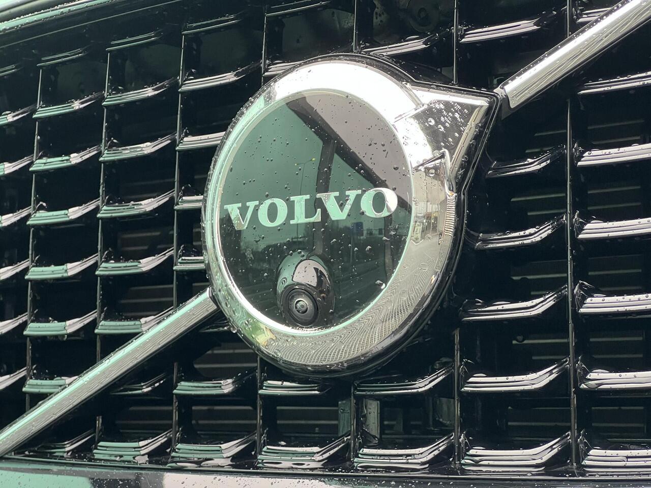 Volvo XC60 2.0 T8 Plug-in hybrid AWD Ultra Dark PHEV, Automaat, 21 inch, Panoramadak, Bowers&Wilkins audio, Stoelverwarming, Stuurverwarming, Trekhaak semi elektrisch wegklapbaar, Gelaagde- en getinte ramen