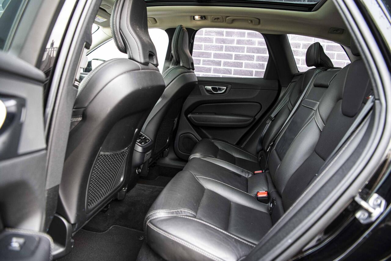 Volvo XC60 2.0 B5 AWD Inscription | Panorama dak | Head-up display | Adaptieve cruise control | Elektrisch verstelbare voorstoelen | Stoel/stuur verwarming | Harman/Kardon | 21" Velgen |