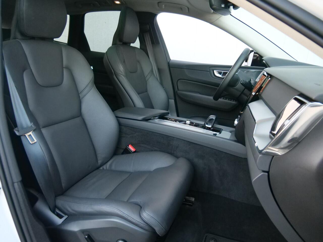 Volvo XC60 2.0 T6 350pk PHEV AWD Plus Dark Automaat Harman Kardon / Panoramadak / Leder / Camera