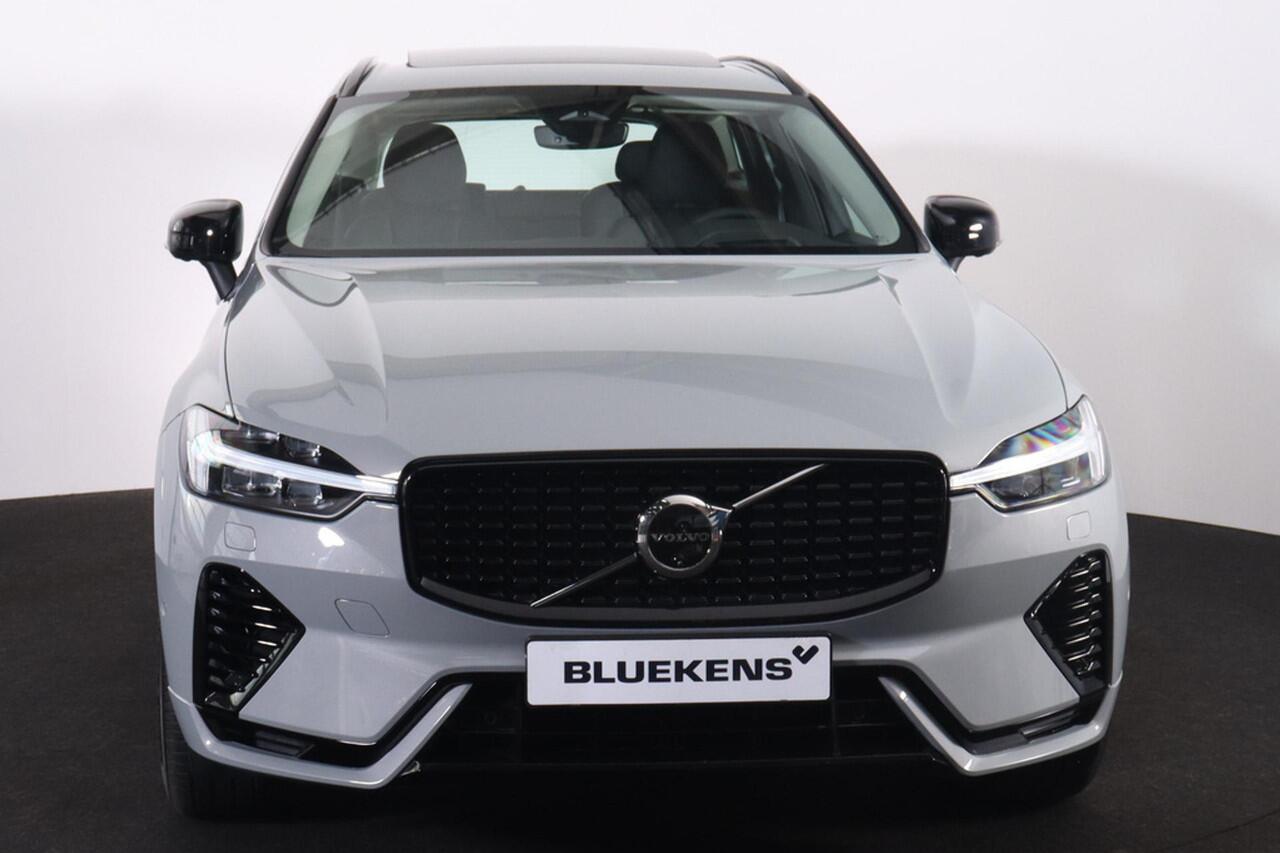 Volvo XC60 T6 Recharge AWD Ultra Dark - Luchtvering - Panorama/schuifdak - IntelliSafe Assist & Surround - 360º Camera - Harman/Kardon audio - Adaptieve LED koplampen - Verwarmde voorstoelen, stuur & achterbank - Parkeersensoren voor & achter - Elektr. bedienb. voor