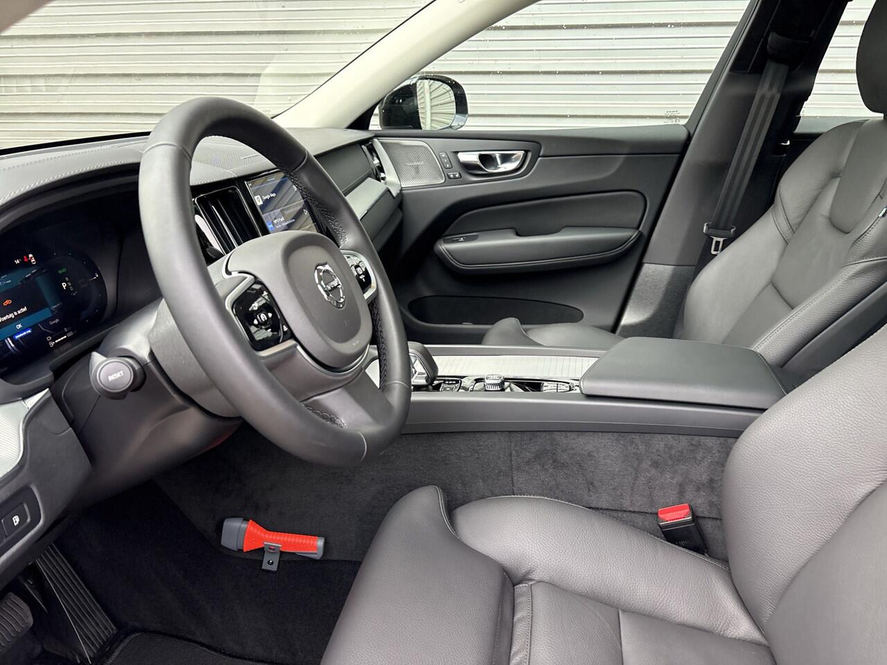 Volvo XC60 T6 Plug-in hybrid AWD Ultra Dark / Harman/Kardon / Panoramadak / Trekhaak /