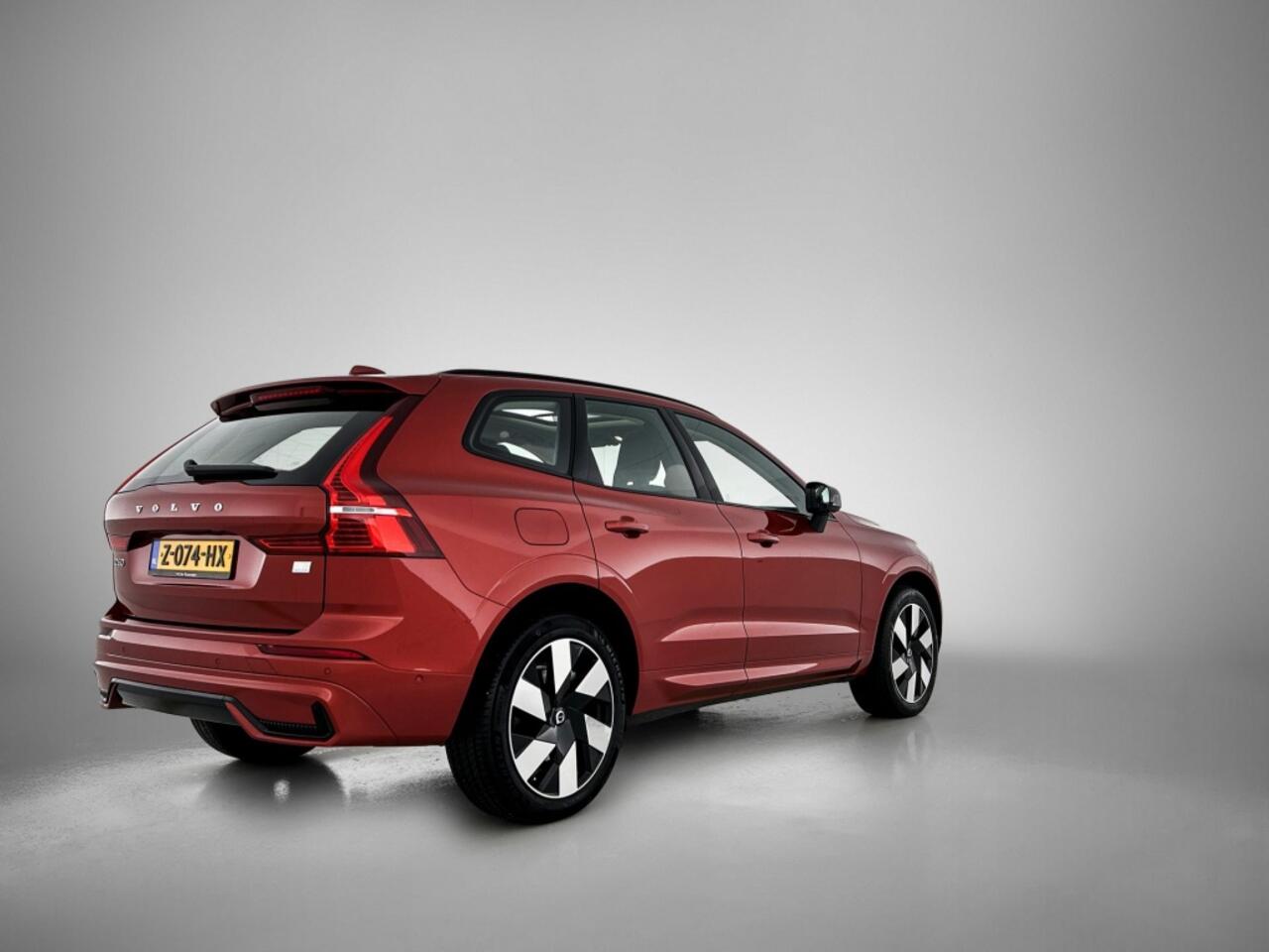 Volvo XC60 2.0 T6 Plug-in hybrid AWD Ultimate Dark | 360 camera | Adative