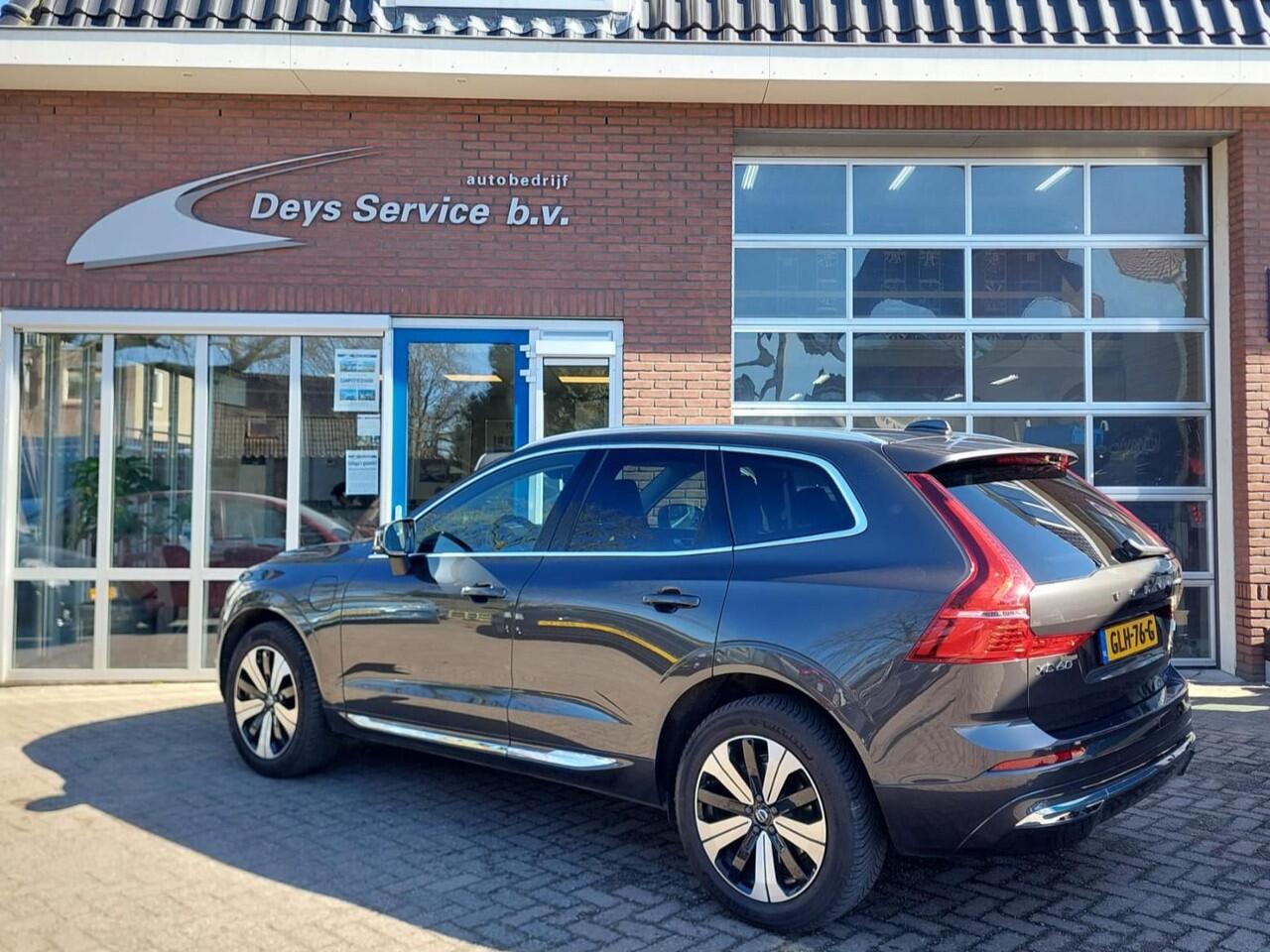 Volvo XC60 2.0 T6 Plug-in Hybrid AWD Core Bright | Adaptive Cruise | Clima | Apple/Android | Stoel+stuurverw. | Glazen schuifdak | Etc.