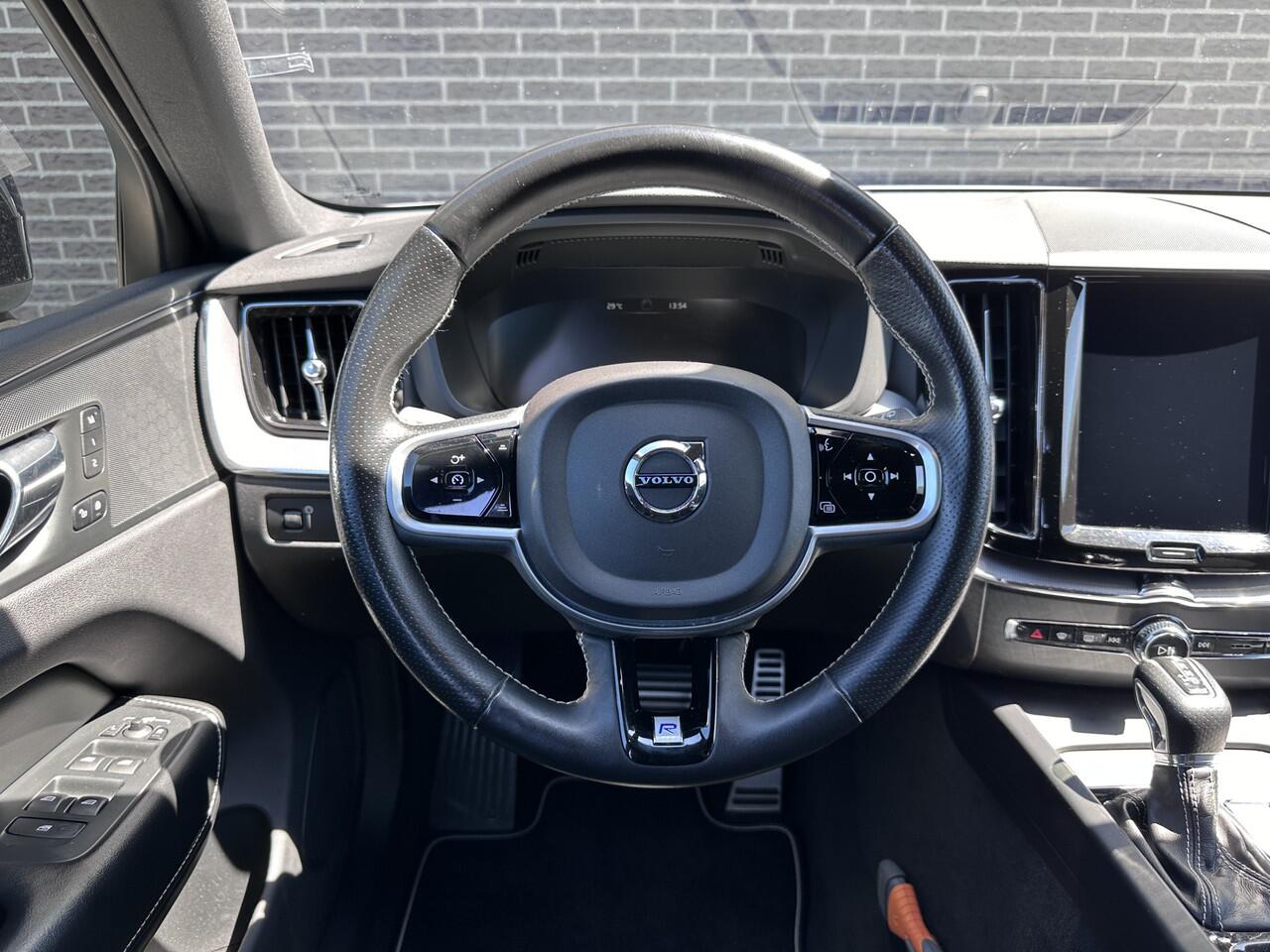 Volvo XC60 2.0 T5 R-Design | 22 inch | Adaptive Cruise control | Camera | Keyless