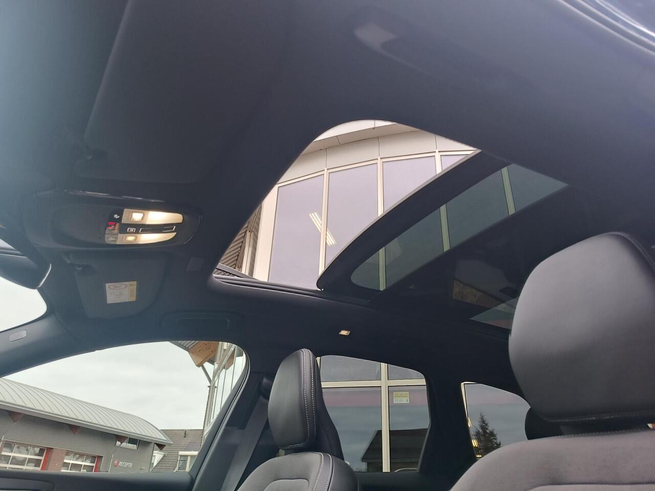 Volvo XC60 2.0 T6 Plug-in hybrid Dark, trekhaak, schuifdak