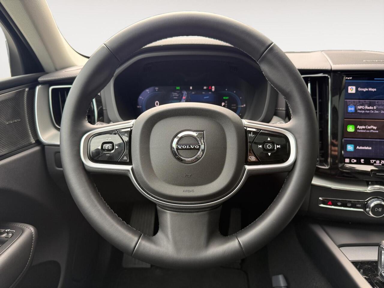 Volvo XC60 2.0 T6 Plug-in hybrid AWD Ultra Dark | Harman/Kardon Audio | Panoramadak | Trekhaak | Stoelverwarming |