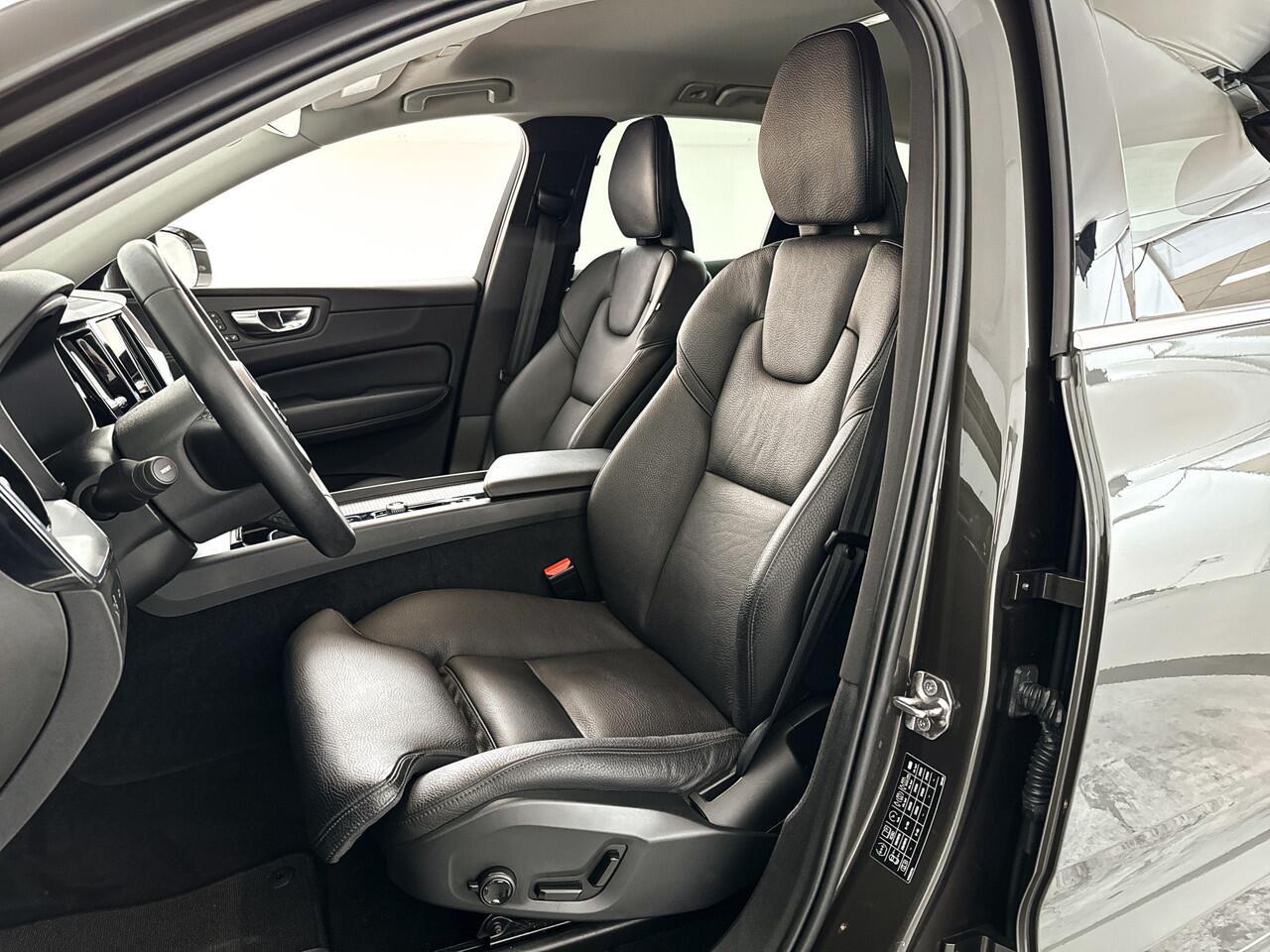 Volvo XC60 B5 Momentum Business | Parkeercamera | Harman Kardon | Stoel- en Stuurverwarming | Trekhaak