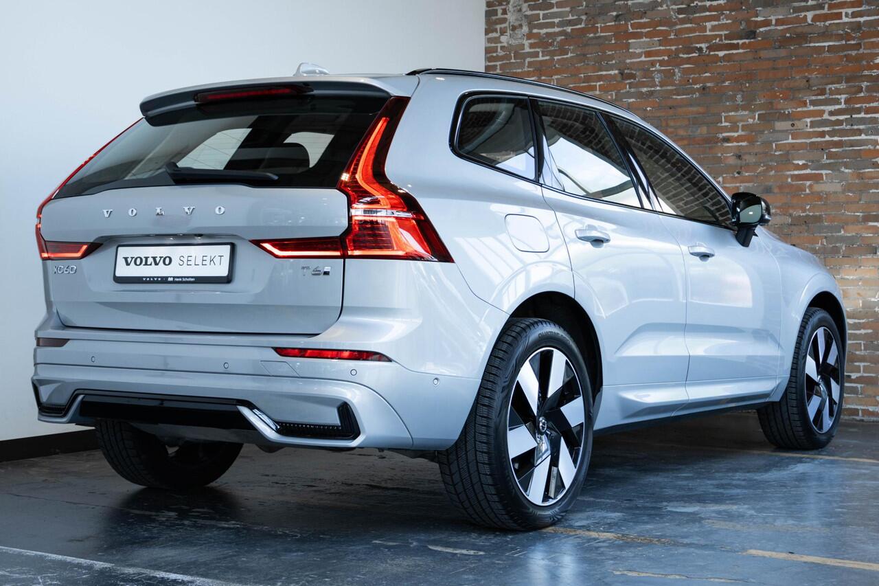 Volvo XC60 T6 Plug-in hybrid AWD Ultra Dark | Panoramisch Schuif-/Kanteldak | Semi- Elektrische Trekhaak | Verwarmde Voorstoelen, Stuurwiel en Achterbank | Harman Kardon Premium Audio | 360 graden Camera | Adaptieve Cruise Control | Draadloze Telefoonlader