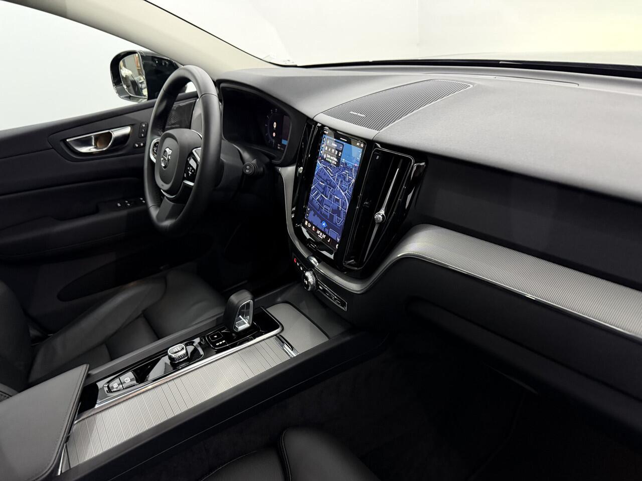 Volvo XC60 2.0 plus T6 AWD Plug-in Hybrid Plus Dark Pano, 360 Camera, Harman/Kardon, Navi, Memory, Elektrische achterklep, Stoelverwarming