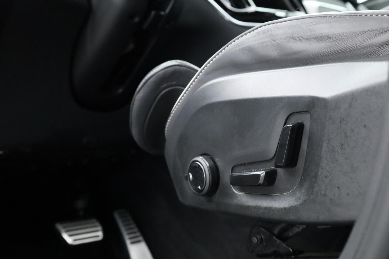 Volvo XC60 T6 Plug-in hybrid R-Design | Pano | Elek. Trekhaak | H&K | Pilot Assist | CarPlay | Navi | Stoel- Stuurverw.