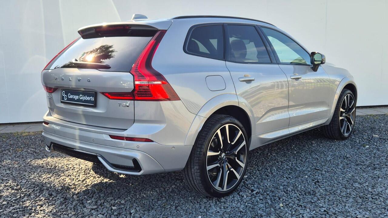 Volvo XC60 2.0 T8 PHEV AWD Ultra Dark Luchtvering - Bowers Wilkins Sound - 22 Licht metalen Wielen - Gelamineerde zijruiten - Massage functie voorstoelen - Alarm - Climate - RC20 Lederen interieur