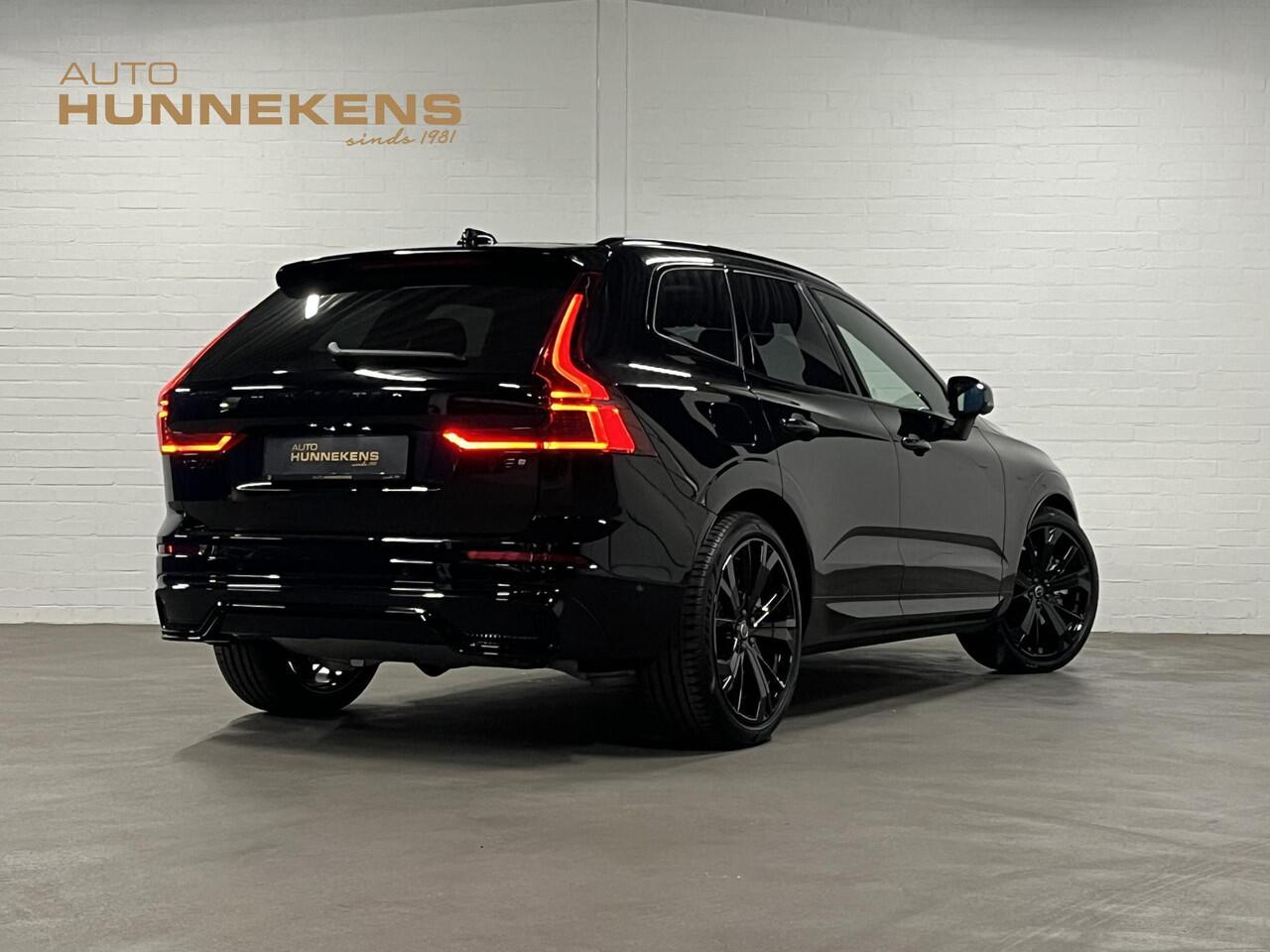 Volvo XC60 2.0 T8 Plug-in hybrid Ultra Black Edition *455Pk* | Luchtvering | Open dak | Massage | Bowers & Wilkins | Trekhaak | Adapt. cruise control