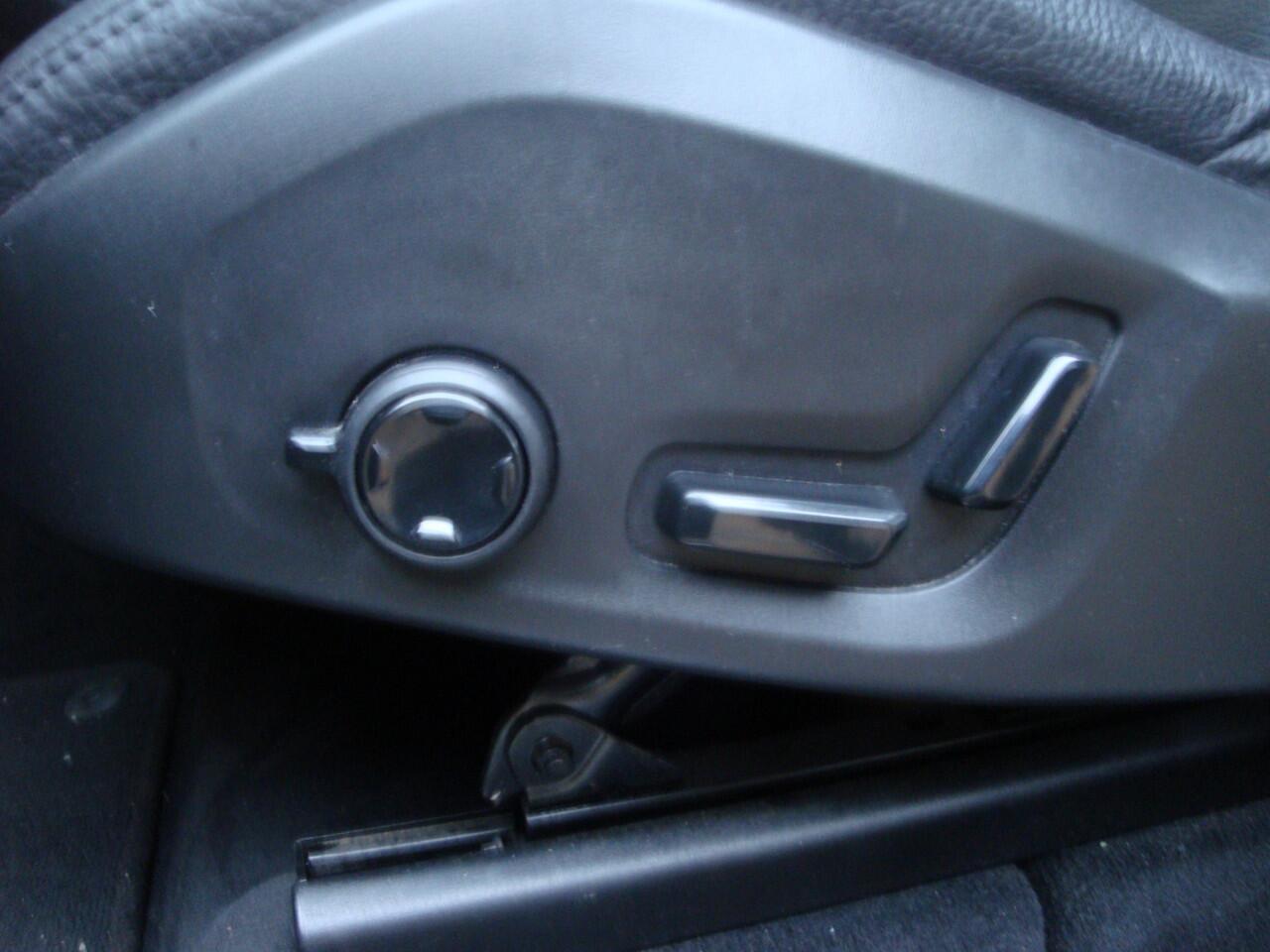 Volvo XC60 2.0 Recharge T6 AWD R-Design