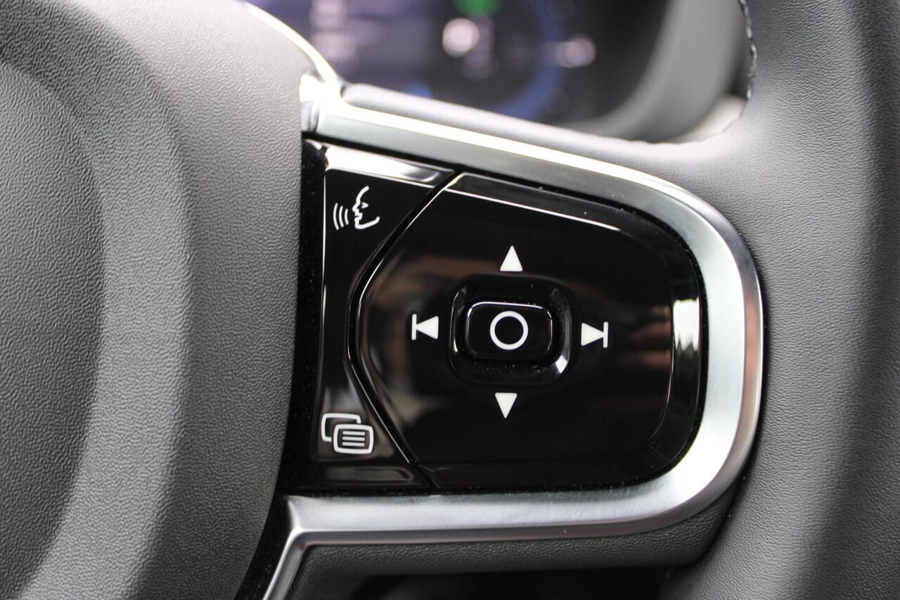 Volvo XC60 2.0 T6 Plug-in hybrid AWD Plus Black Edition | Trekhaak | 360 Camera | H&K | BLIS |