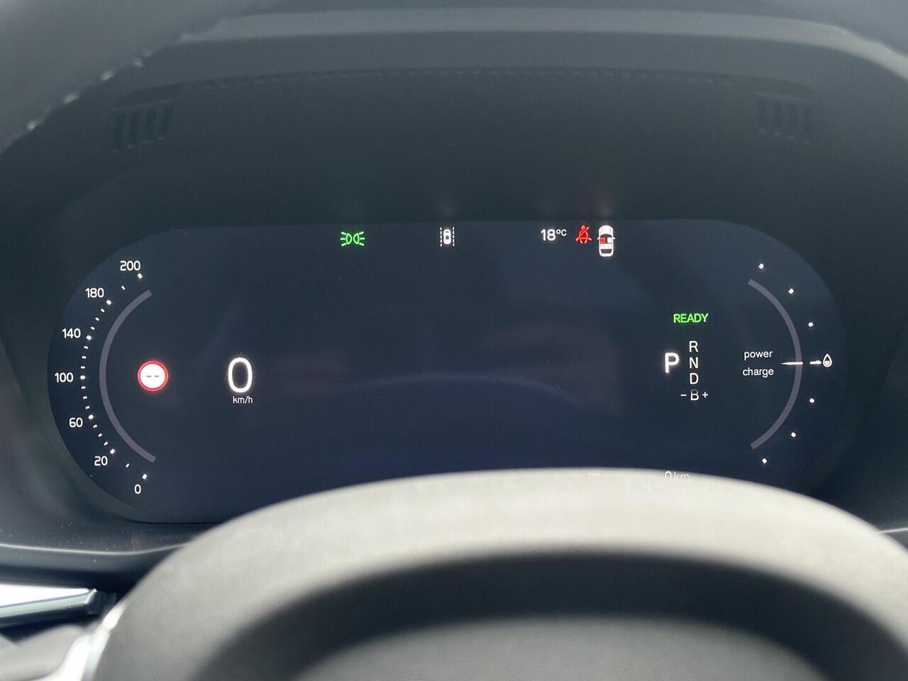 Volvo XC60 2.0 T6 Plug-in hybrid AWD Plus Dark 360 Camera / Head-up display / Harman Kardon audio / Panorama dak / stoel- en stuurverwarming / leer