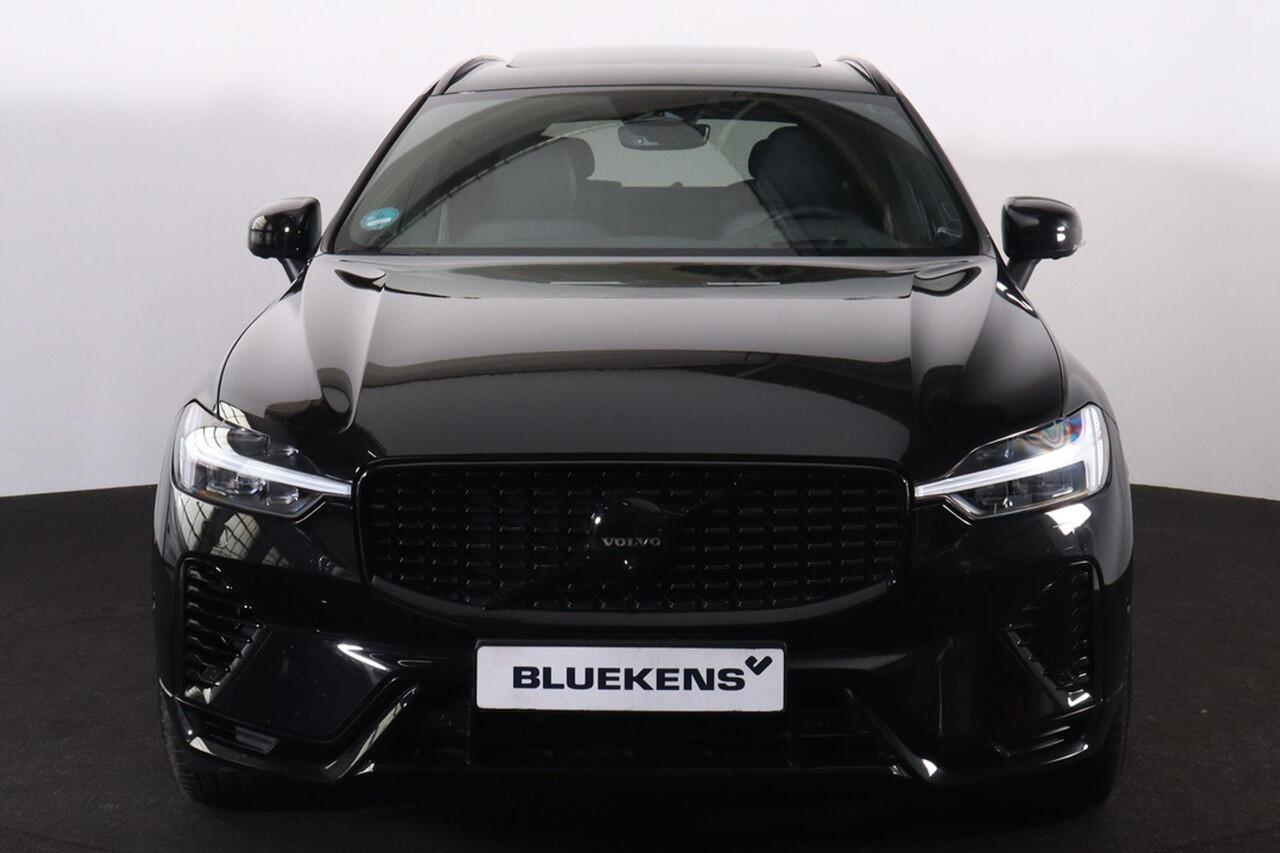 Volvo XC60 T6 Recharge AWD Plus Black Edition - Luchtvering - Panorama/schuifdak - IntelliSafe Assist & Surround - 360º Camera - Harman/Kardon audio - Adaptieve LED koplampen - Verwarmde voorstoelen, stuur & achterbank - Parkeersensoren voor & achter - Elektr. bedie