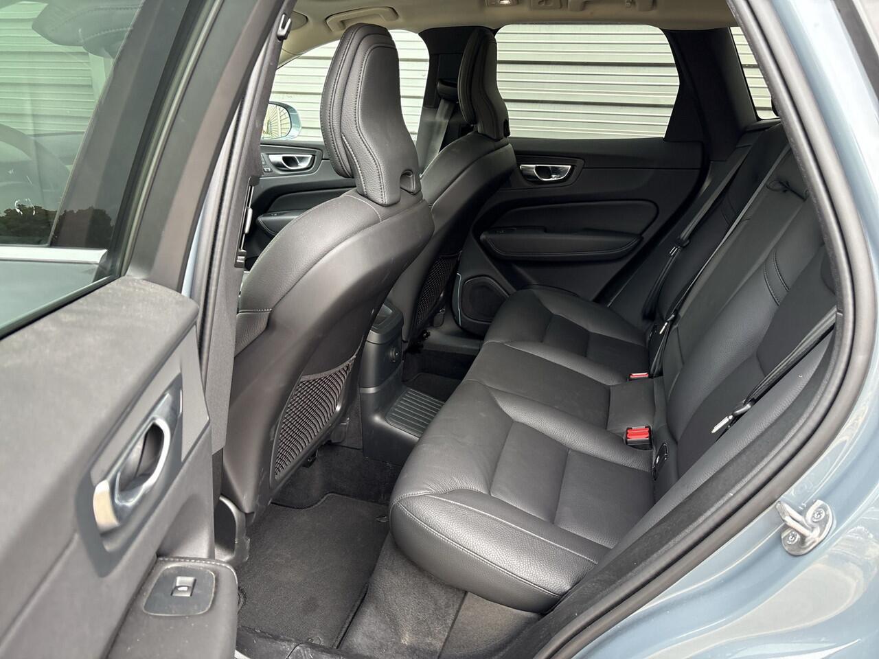 Volvo XC60 T8 455PK Plug-in hybrid AWD Plus Bright / 20" Velgen / 360 Camera / BLIS /