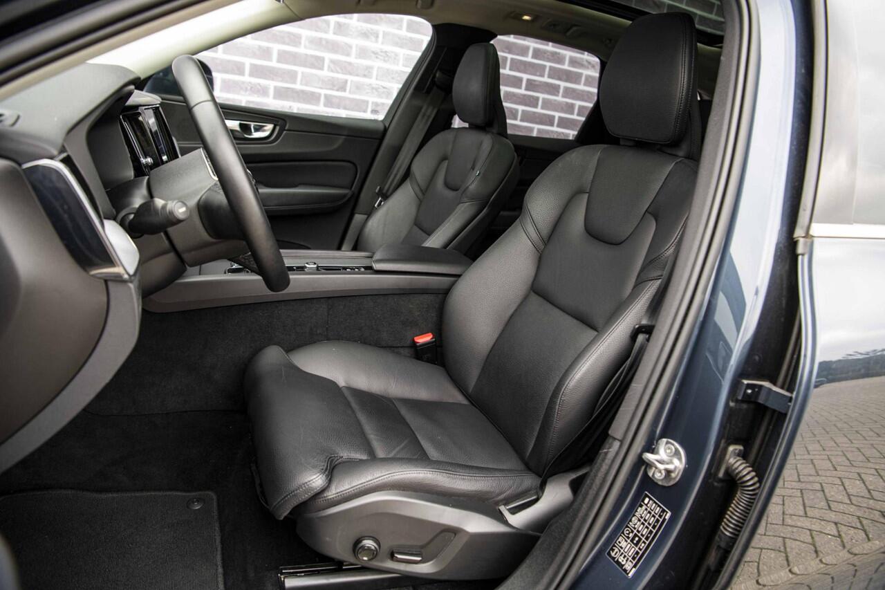 Volvo XC60 2.0 T6 Plug-in hybrid AWD Inscription | Adaptieve Cruise Control | Panoramadak | Parkeercamera | Trekhaak | Stoel-/Stuurverwarming |