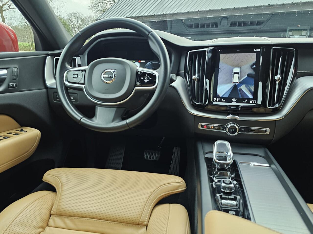 Volvo XC60 2.0 T8 AWD Polestar Engineered PHEV | Intellisafe | Pano | Trekhaak | Standverwarming | Leder | Stoelverwarming | Elek. stoelen + mermory | Vol |