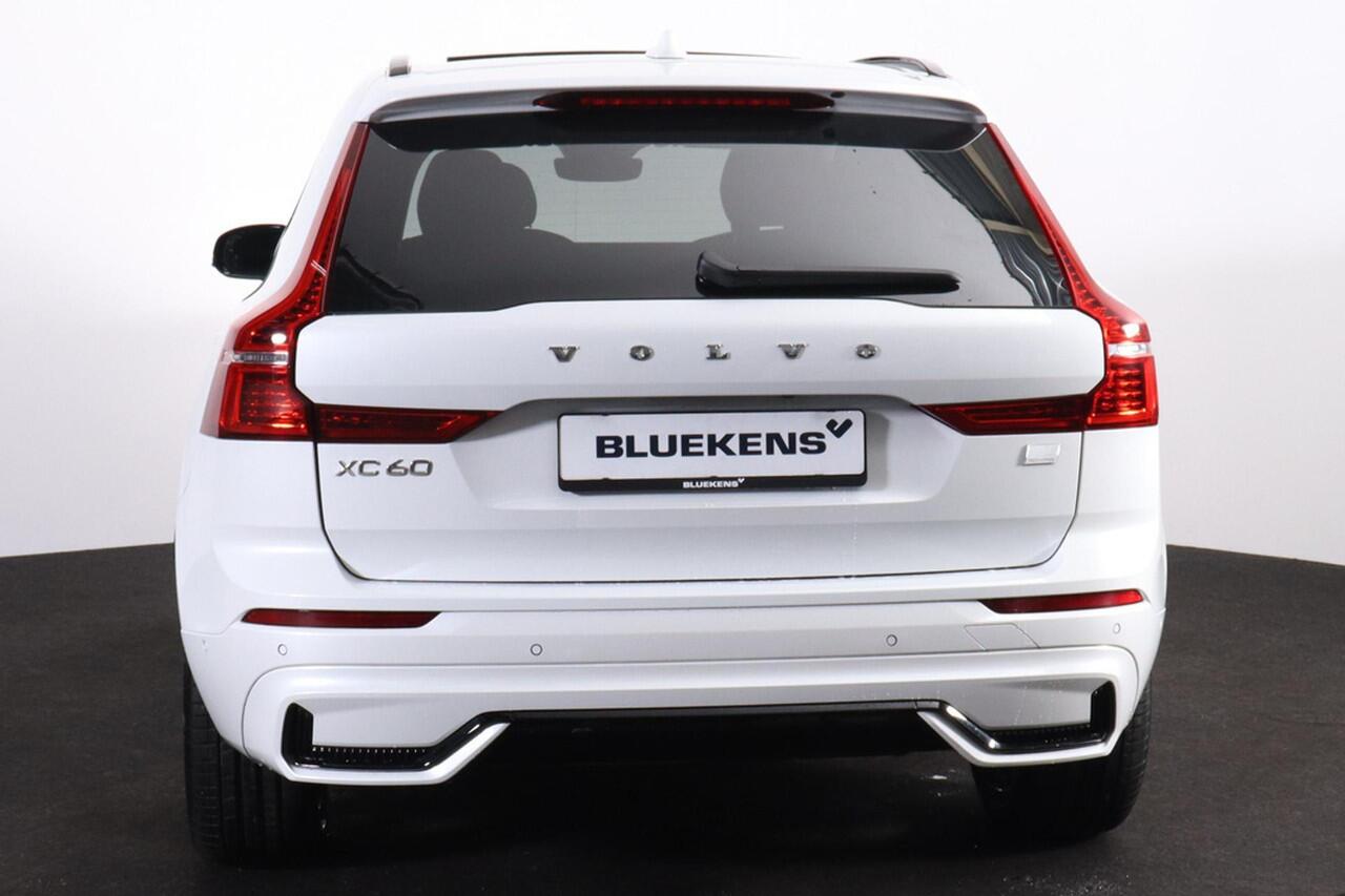 Volvo XC60 T8 Recharge AWD Ultimate Dark - Panorama/schuifdak - IntelliSafe Assist & Surround - 360º Camera - Verwarmde voorstoelen, stuur & achterbank - Parkeersensoren voor & achter - Elektr. bedienb. voorstoelen met geheugen - Draadloze tel. lader - Head up displ