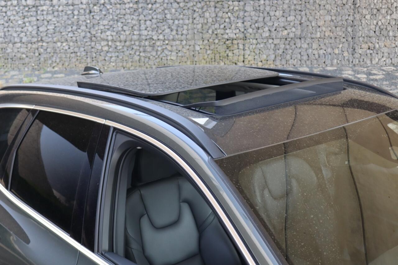 Volvo XC60 2.0 B5 | Trekhaak | Schuifdak | Leer | Camera