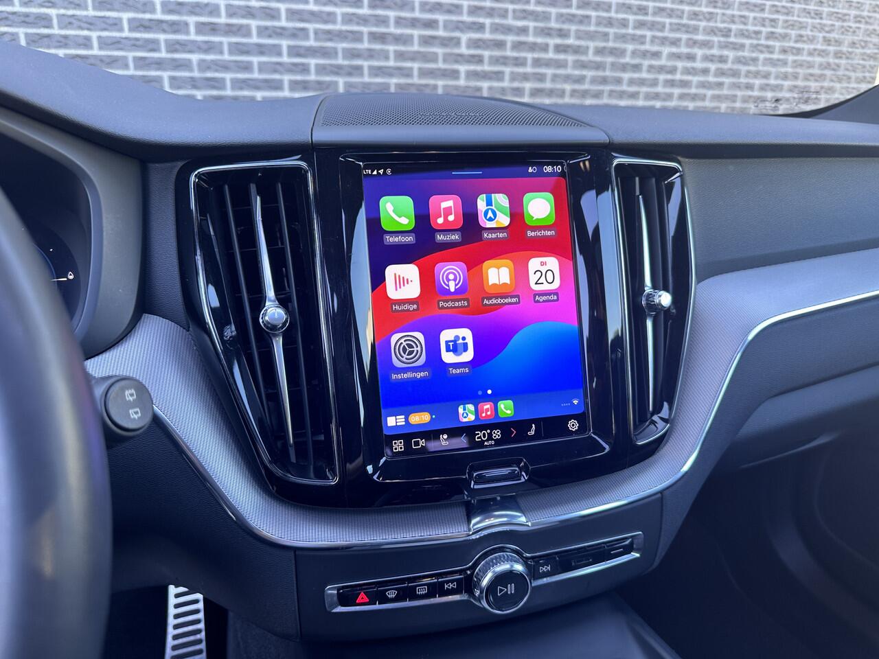 Volvo XC60 2.0 T8 Plug-in hybrid AWD R-Design | Panoramadak | 360 Camera | Stoel-/stuurverwarming | Keyless