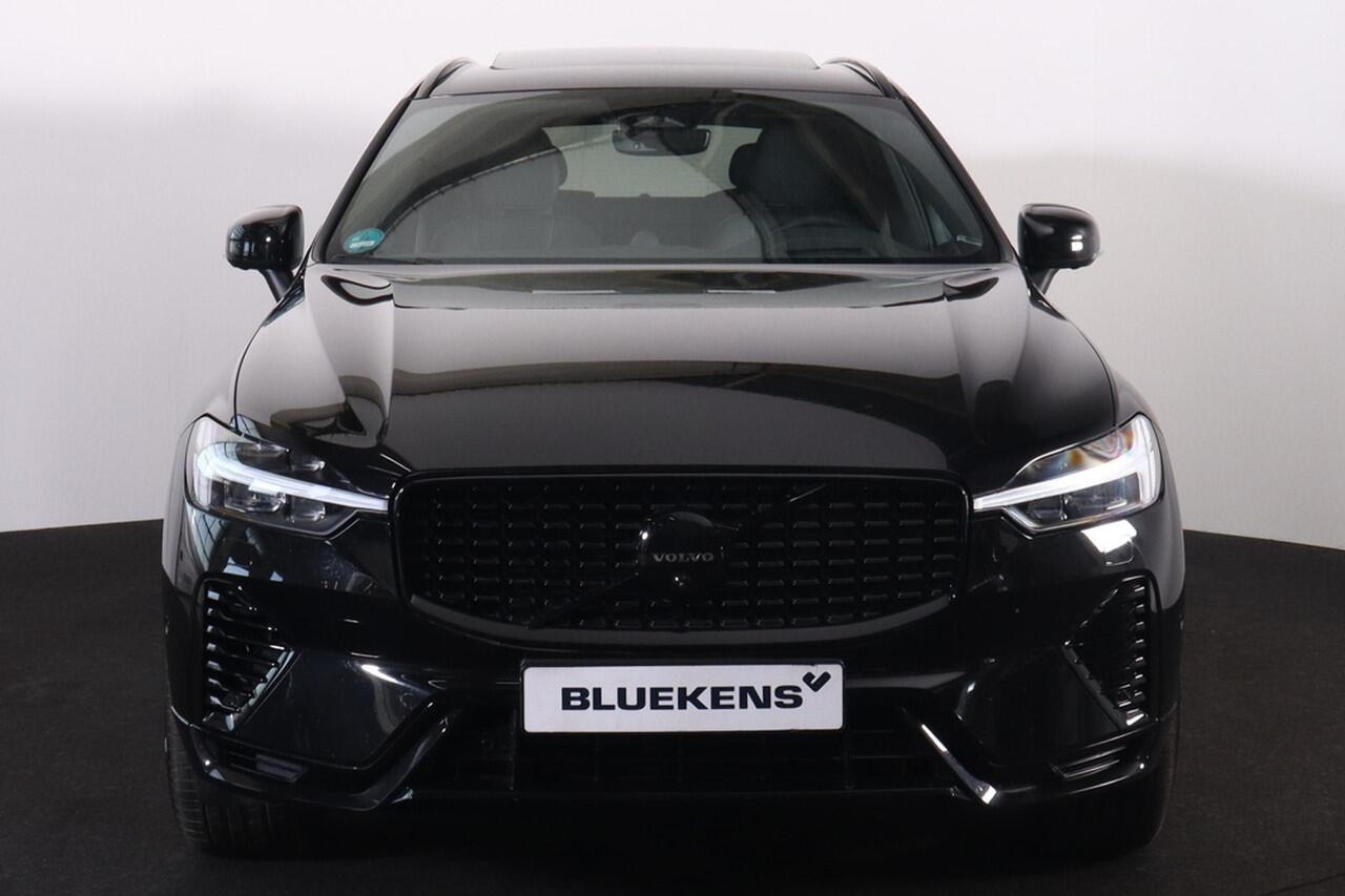 Volvo XC60 T6 Recharge AWD Ultra Black Edition - Panorama/schuifdak - IntelliSafe Assist & Surround - Massage & Ventilatie stoelen - 360º Camera - Bowers & Wilkins audio - Nappa Leder - Adaptieve LED koplampen - Verwarmde voorstoelen & stuur - Parkeersensoren voor &