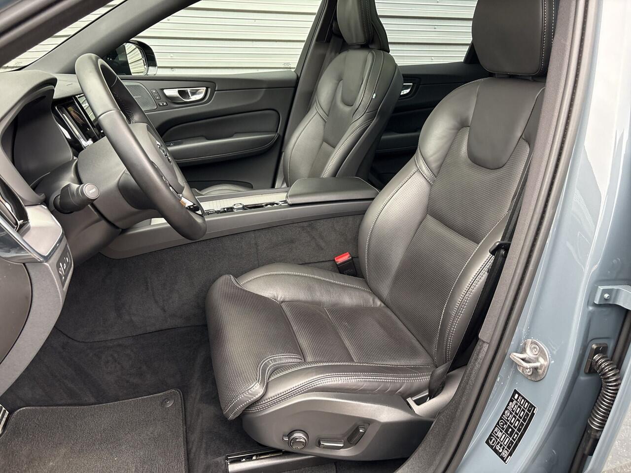 Volvo XC60 T6 Plug-in hybrid AWD R-Design / Stoelventilatie & massage / Luchtvering / 20" / Long Range /