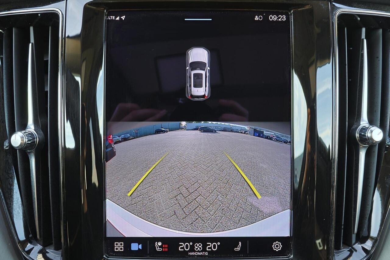 Volvo XC60 T6 Recharge AWD Inscription Expression - LONG RANGE - Panorama/schuifdak - IntelliSafe Assist - Harman/Kardon audio - Adaptieve LED koplampen - Parkeercamera achter - Verwarmde voorstoelen & stuur - Parkeersensoren voor & achter - Draadloze tel. lader - E