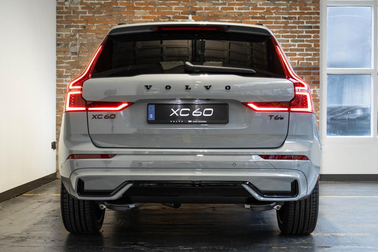 Volvo XC60 T6 Plug-in hybrid AWD Plus Black Edition | Direct Leverbaar | Luchtvering | Head Up Display | Panoramisch Schuif-/Kanteldak | Extra Getint Glas | Adaptieve Cruise Control | BLIS | 21 inch Lichtmetalen Velgen | Keyless | Google Infotainment |