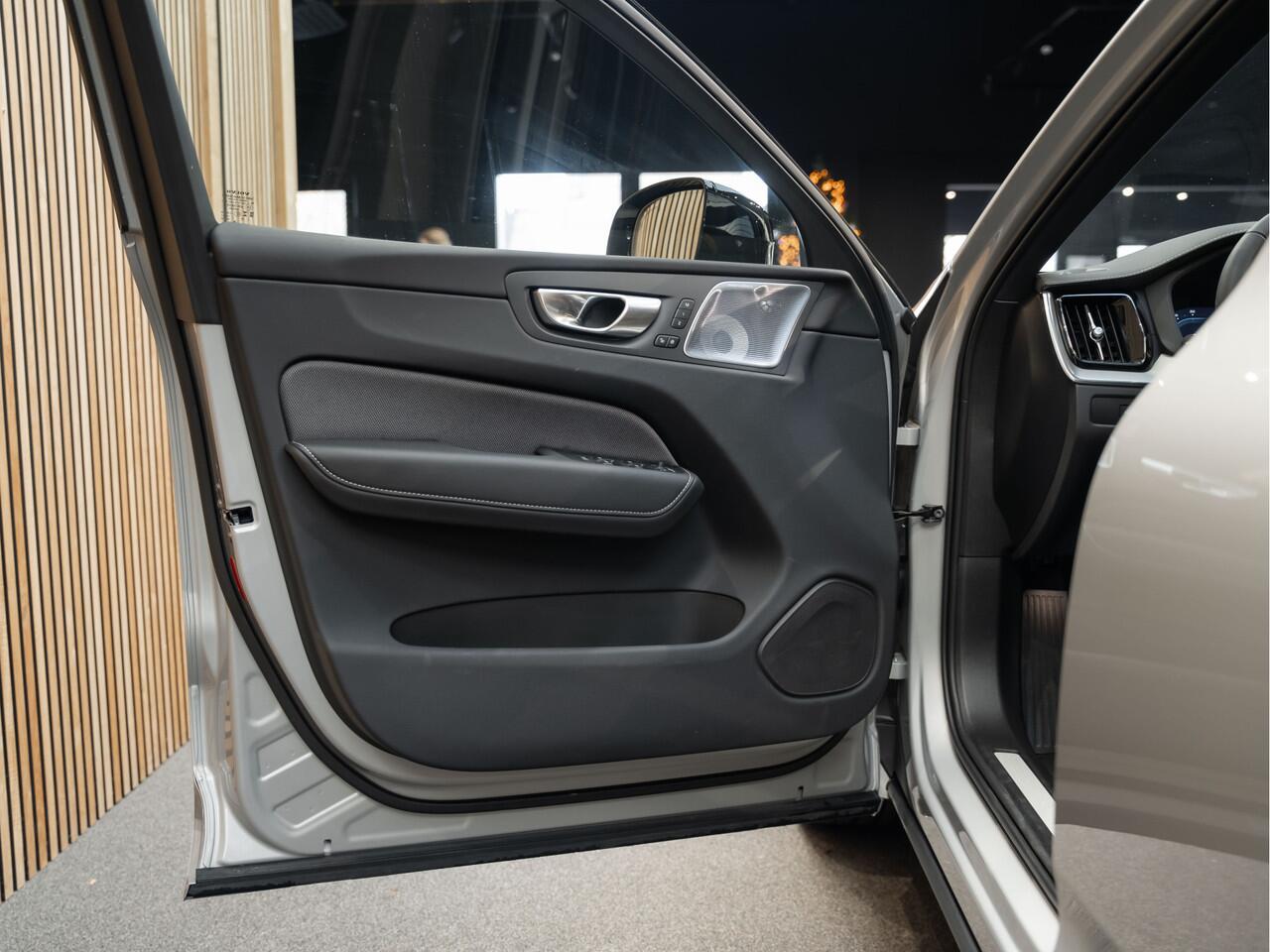 Volvo XC60 T8 Plug-in-hybrid AWD Polestar Engineered 2.0 T8 Polestar