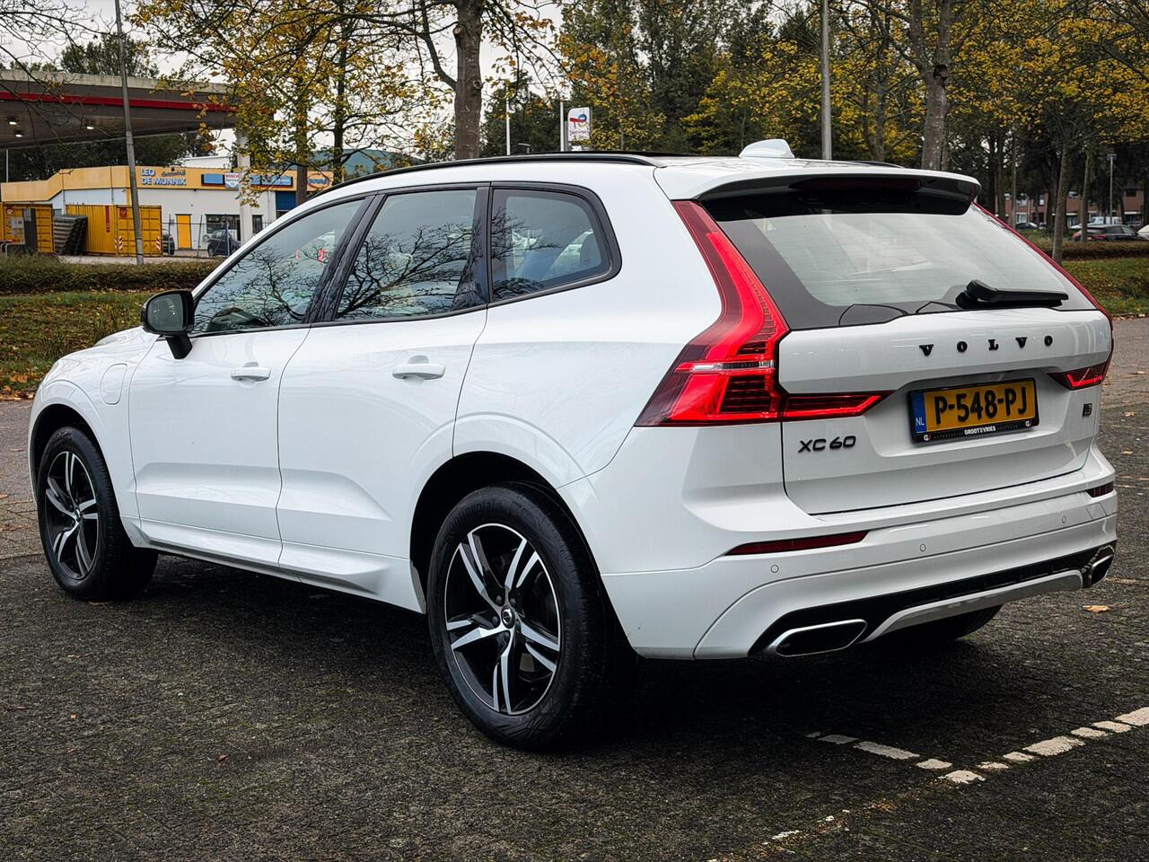 Volvo XC60 2.0 T8 Twin Engine AWD R-Design Panorama|Trekhaak