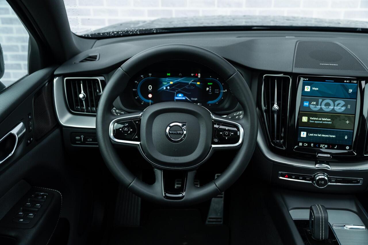 Volvo XC60 T6 Plug-in hybrid AWD R-Design Aut. | Long Range | Google Maps | Adaptieve Cruise Control | Panoramadak | Trekhaak | Harman Kardon Audio | Stoel-/Stuur-/Voorruitverwarming | Parkeercamera |