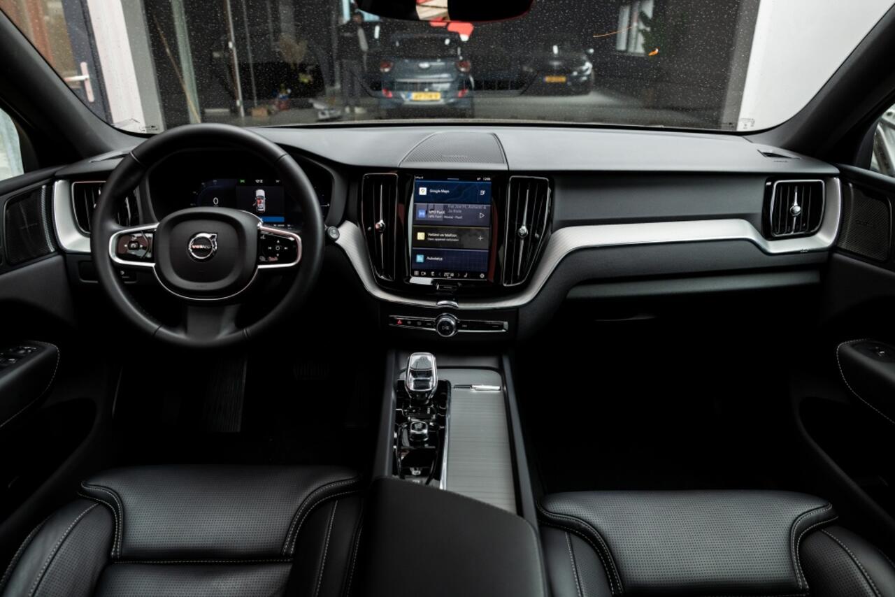 Volvo XC60 XC 60 T8 AWD Ultimate Black | H&K | Pano | 360 Cam | Memory |