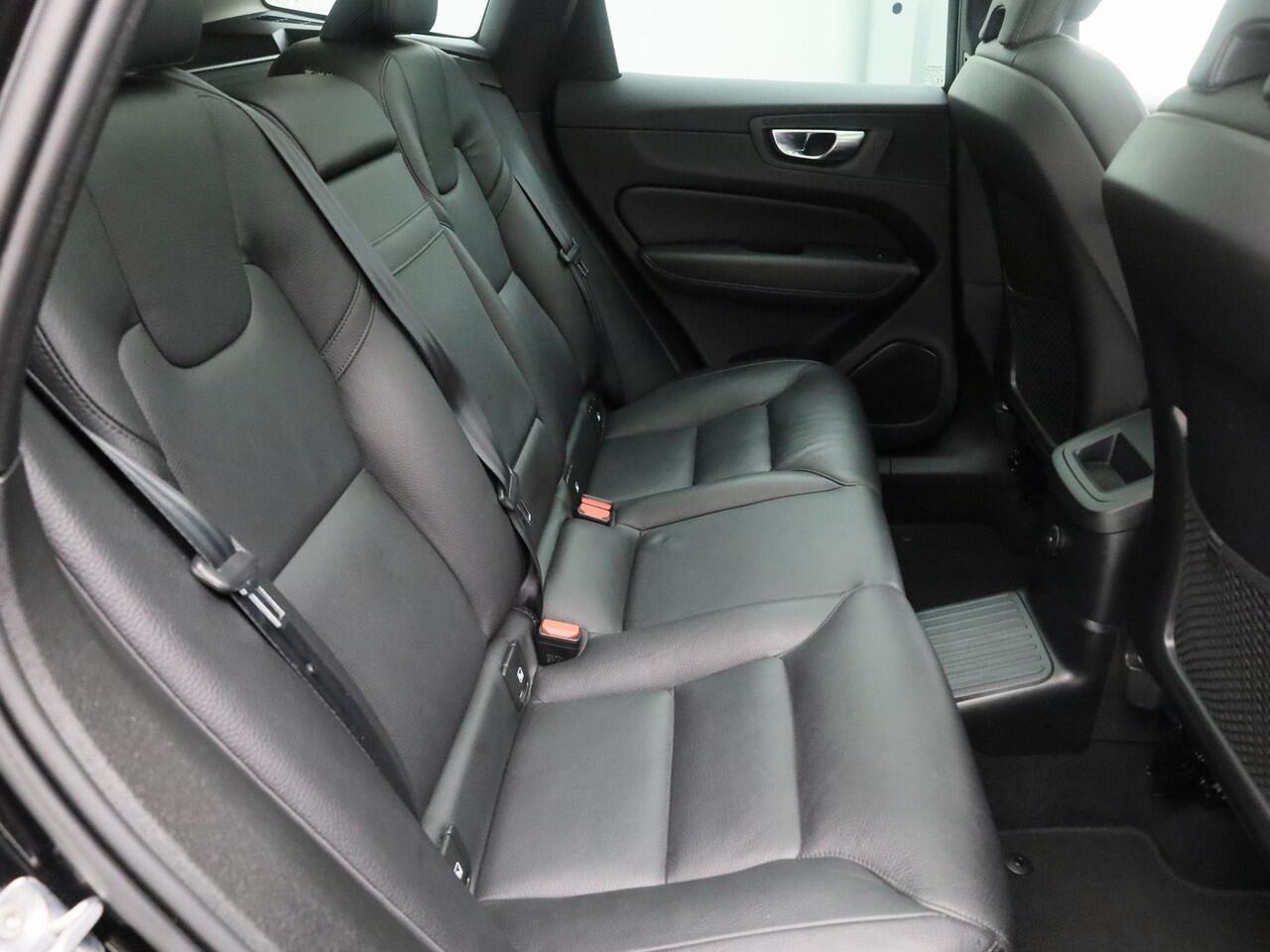 Volvo XC60 2.0 Recharge T6 AWD Business Pro | PANO | 360° | KEYLESS