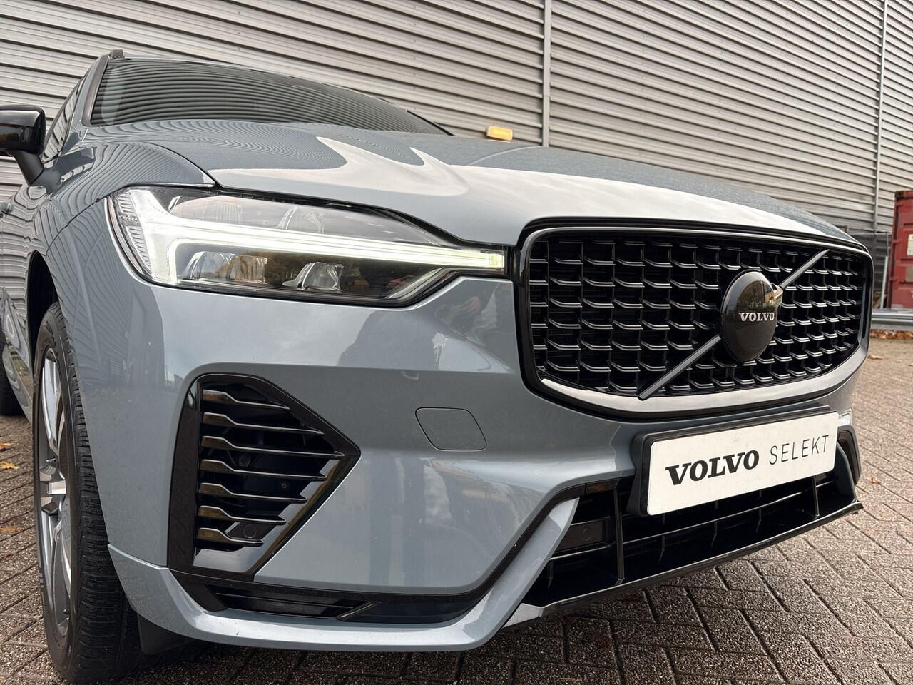 Volvo XC60 T6 Plug-in hybrid AWD R-Design / Stoelventilatie & massage / Luchtvering / 20" / Long Range /