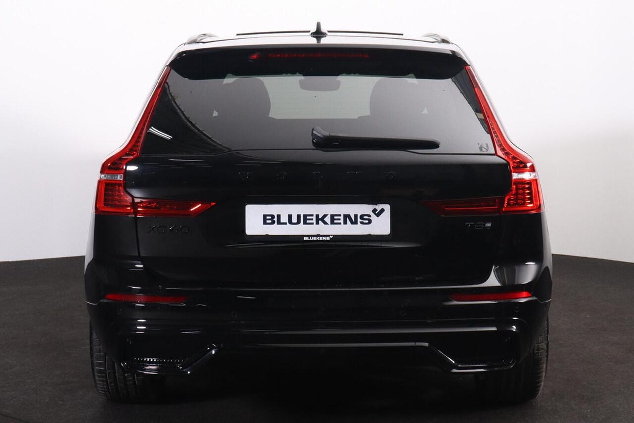 Volvo XC60 T8 Recharge AWD Ultra Black Edition - Luchtvering - Panorama/schuifdak - IntelliSafe Assist & Surround - 360º Camera - Harman/Kardon audio - Adaptieve LED koplampen - Verwarmde voorstoelen, stuur & achterbank - Parkeersensoren voor & achter - Elektr. bedi