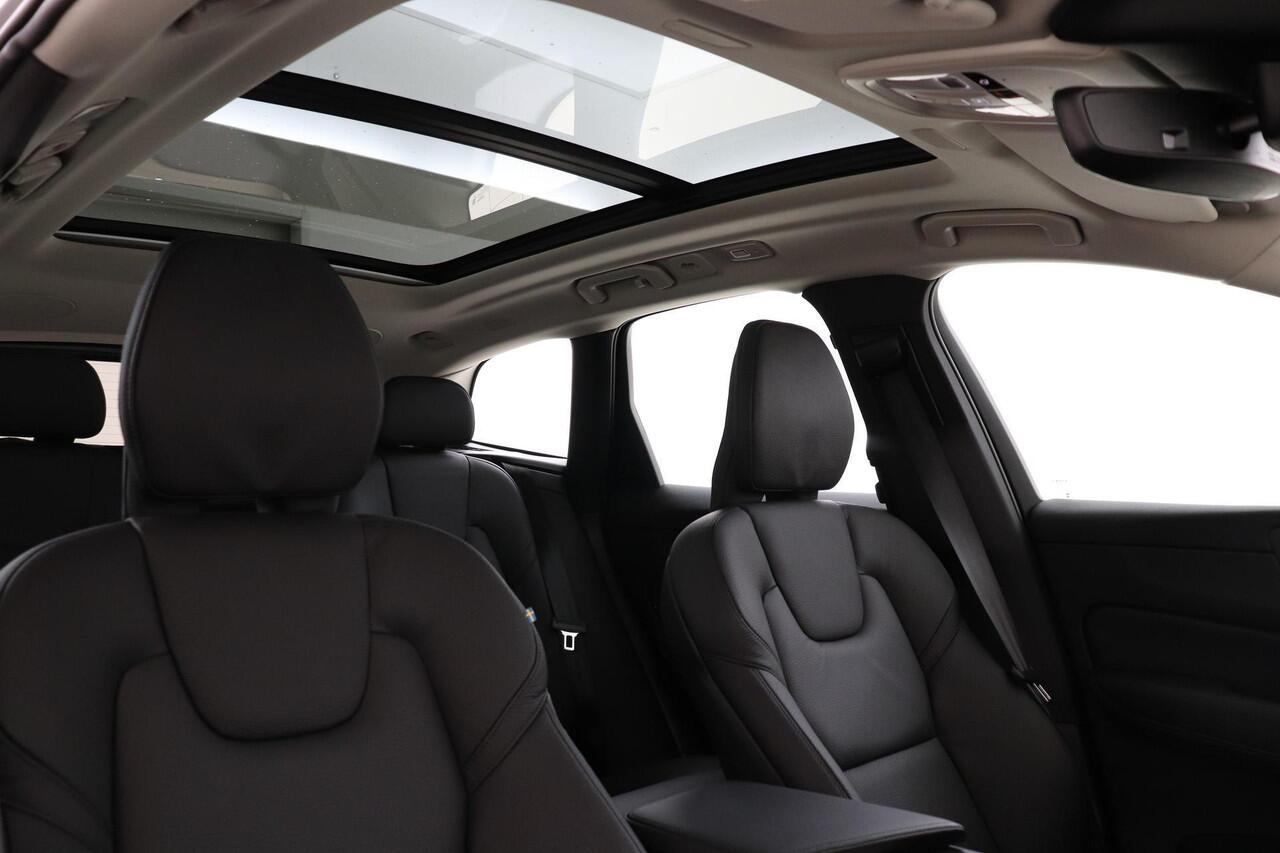 Volvo XC60 T6 PLUG-IN HYBRID ULTRA DARK -PANO.DAK|HEAD-UP DISP.|360°CAM|TREKHAAK|HARMAN/KARDON