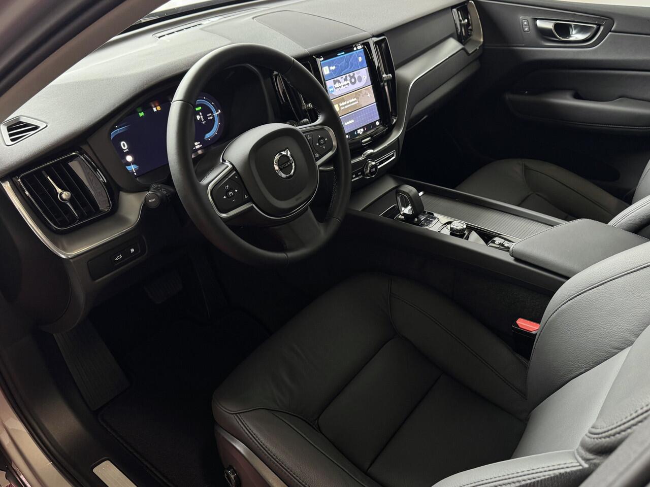 Volvo XC60 ?NIEUWE AUTO? 2.0 T6 350PK PHEV LEER AWD LONG RANGE PANORAMA PERF.AUDIO ELEK.KLEP phev ? Top Auto's Wijchen , Altijd een Ruim aanbod van Volvo's i BUSINESS / CORE / BRIGHT / DARK / ULTRA DARK / PLUS DARK / BLACK EDITION / ESSENTIAL / T6 / T8 ?