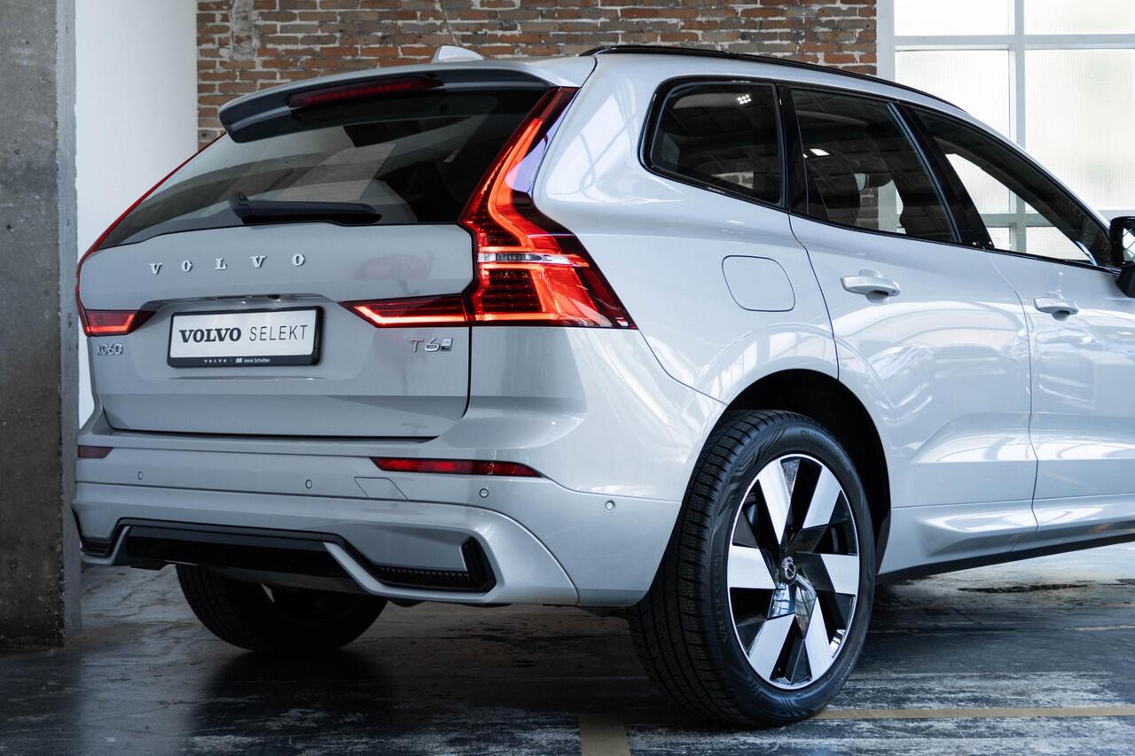 Volvo XC60 T6 Plug-in hybrid AWD Ultra Dark | Panoramisch Schuif-/Kanteldak | Semi- Elektrische Trekhaak | Verwarmde Voorstoelen, Stuurwiel en Achterbank | Harman Kardon Premium Audio | 360 graden Camera | Adaptieve Cruise Control | Draadloze Telefoonlader