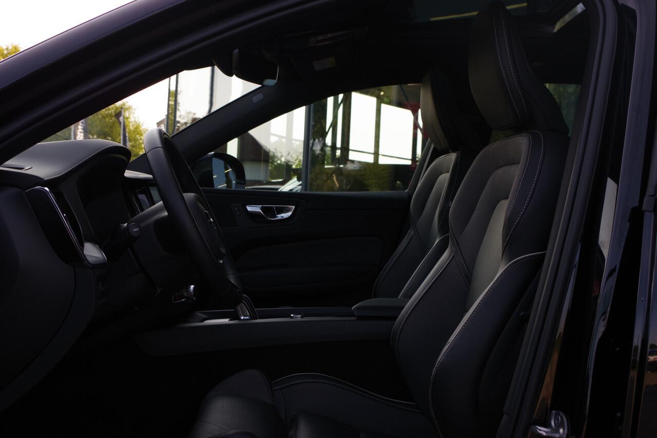 Volvo XC60 2.0 T6 350 PK Plug-in hybrid AWD Plus Dark, Trekhaak, Panoramadak, Adap. Cruise Control