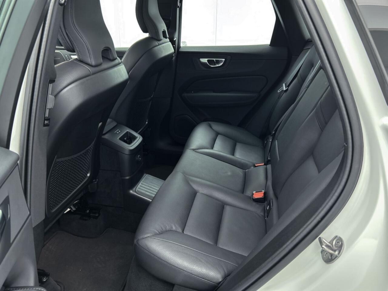 Volvo XC60 2.0 T6 AWD Ultra Dark | trekhaak