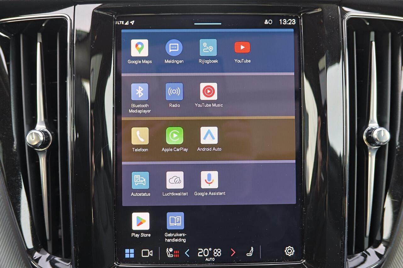 Volvo XC60 T6 Recharge AWD Plus Dark - Panorama/schuifdak - IntelliSafe Assist & Surround - 360º Camera - Harman/Kardon audio - Adaptieve LED koplampen - Verwarmde voorstoelen, stuur & achterbank - Parkeersensoren voor & achter - Elektr. bedienb. voorstoelen met geh