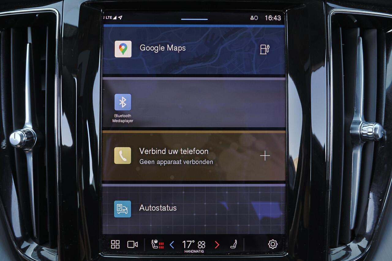 Volvo XC60 T6 Recharge AWD Core Bright - LONG RANGE - Panorama/schuifdak - IntelliSafe Assist - Harman/Kardon audio - Adaptieve LED koplampen - Parkeercamera achter - Verwarmde voorstoelen & stuur - Parkeersensoren voor & achter - Draadloze tel. lader - Extra getint