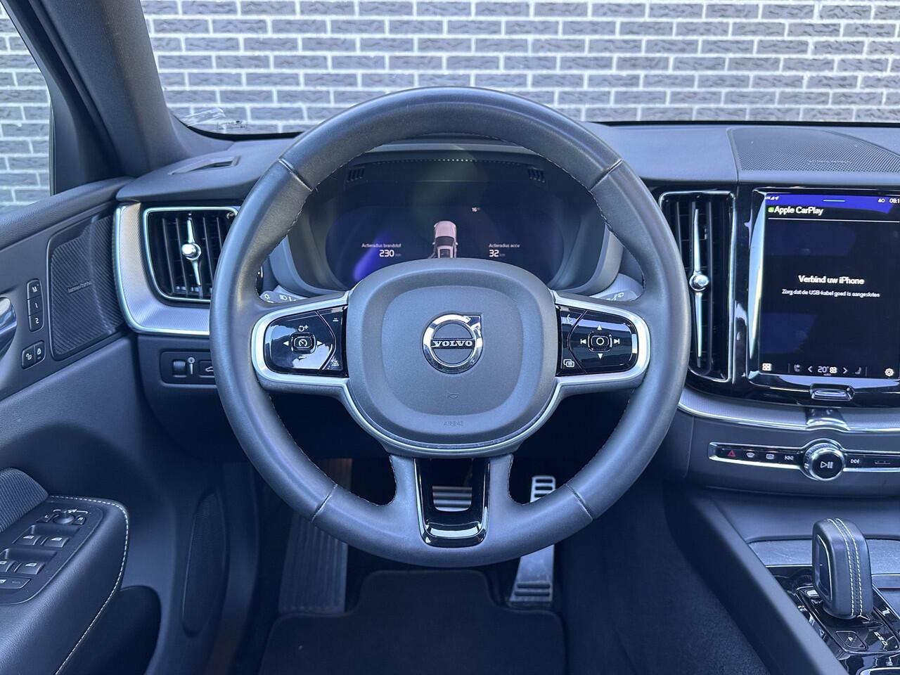 Volvo XC60 2.0 T8 Plug-in hybrid AWD R-Design | Panoramadak | 360 Camera | Stoel-/stuurverwarming | Keyless