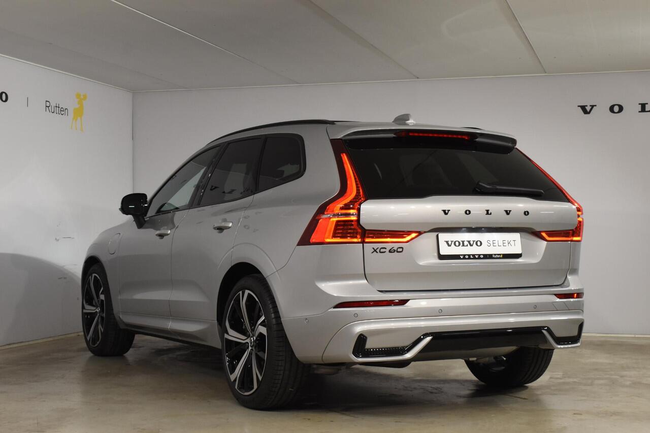Volvo XC60 T6 350PK Automaat Plug-in hybrid AWD Plus Dark / Panoramadak / Harman Kardon / Luchtvering / 360 camera / Sport stoelen / 21'' velgen / NIEUWPRIJS EUR 81.500,-