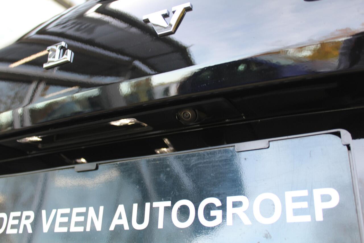 Volvo XC60 2.0 T6 Plug-in hybrid AWD Plus Dark | FACELIFT | Keyless entry/start | Achteruitrijcamera | Elektrische kofferbakklep | Memory stand stoelen | Adaptive cruise | Wegklapbare trekhaak | Apple CarPlay/Android Auto | Climate controle | Draadloze telefoonlader