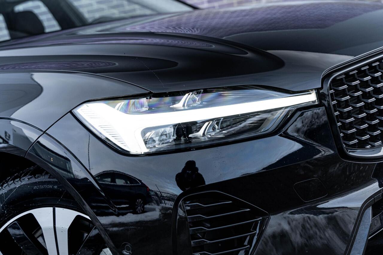 Volvo XC60 T6 Plug-in hybrid AWD Plus Dark | Stoel-/Stuurverwarming | Adaptive Cruise Control | 360 Camera | Dodehoekdetectie | Stoelverwarming achter | Keyless Entry | Schuif-/Kanteldak | Apple Carplay |