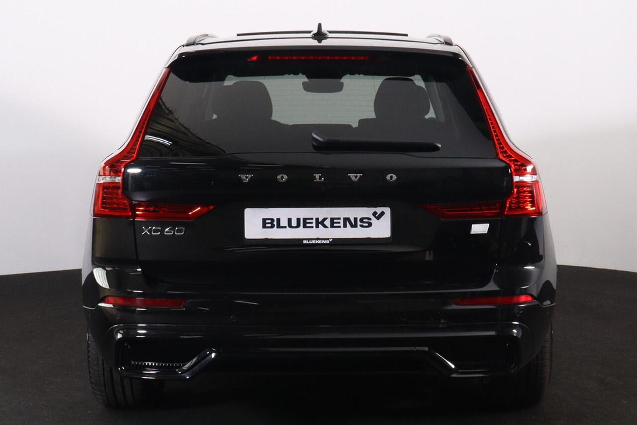 Volvo XC60 T8 Recharge AWD Plus Dark - Luchtvering - Panorama/schuifdak - IntelliSafe Assist & Surround - 360º Camera - Harman/Kardon audio - Adaptieve LED koplampen - Verwarmde voorstoelen, stuur & achterbank - Parkeersensoren voor & achter - Elektr. bedienb. voors